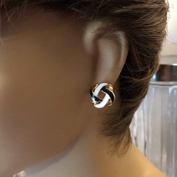 BLACK AND WHITE SWIRL EARRINGS (E5) - Picture 7 of 8